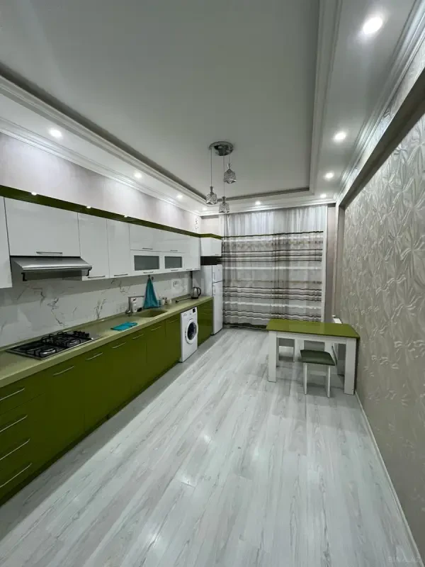 Kirayə verilir 3 otaqlı mənzil 107 m²