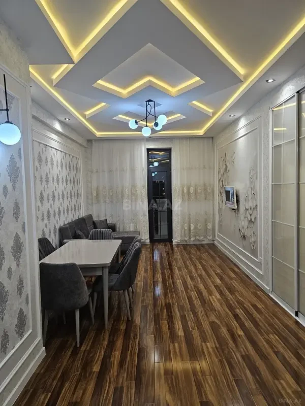 Satılır 2 otaqlı mənzil 68 m²
