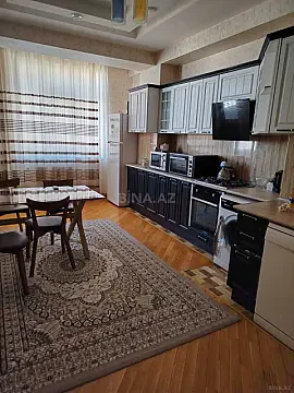 Kirayə verilir 3 otaqlı mənzil 150 m² — Bakı 3 otaq 150.00 m²