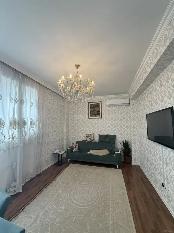 Kirayə verilir 2 otaqlı mənzil 68 m²