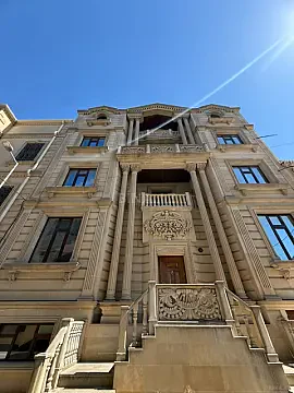 Kirayə verilir 12 otaqlı həyət evi 800 m² — Bakı, Nərimanov 12 otaq 800.00 m²