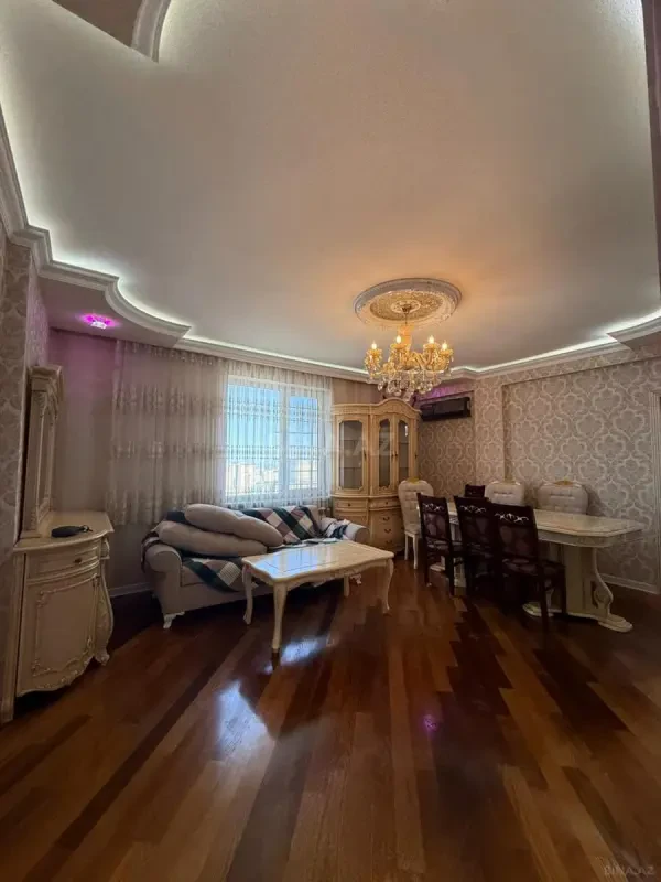 Satılır 3 otaqlı mənzil 88 m²