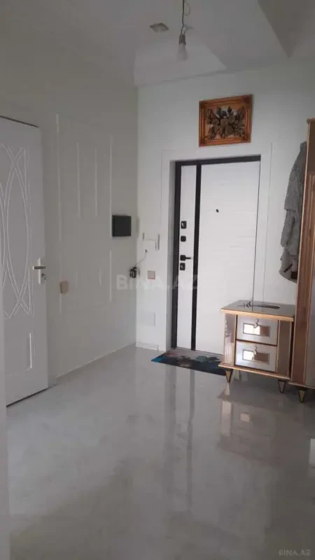 Kirayə verilir 2 otaqlı mənzil 75 m²