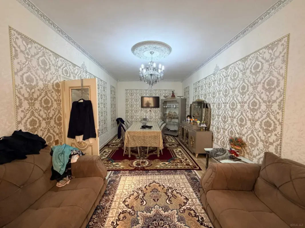 Satılır 5 otaqlı həyət evi 250 m²