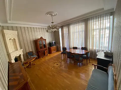 Kirayə verilir 5 otaqlı mənzil 159 m² — Bakı 5 otaq 159.00 m²