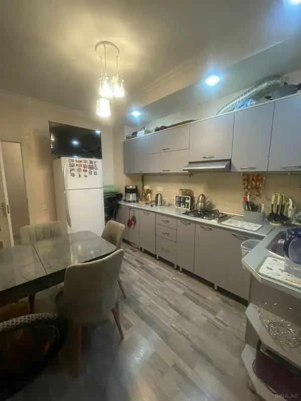 Satılır 2 otaqlı mənzil 62 m²