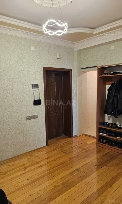 Kirayə verilir 2 otaqlı mənzil 75 m²