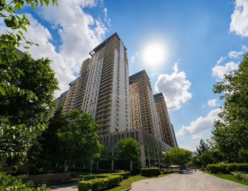 Kirayə verilir 3 otaqlı mənzil 130 m²
