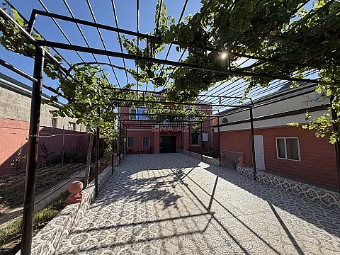 Satılır 6 otaqlı həyət evi 180 m² — Bakı 6 otaq 180.00 m²