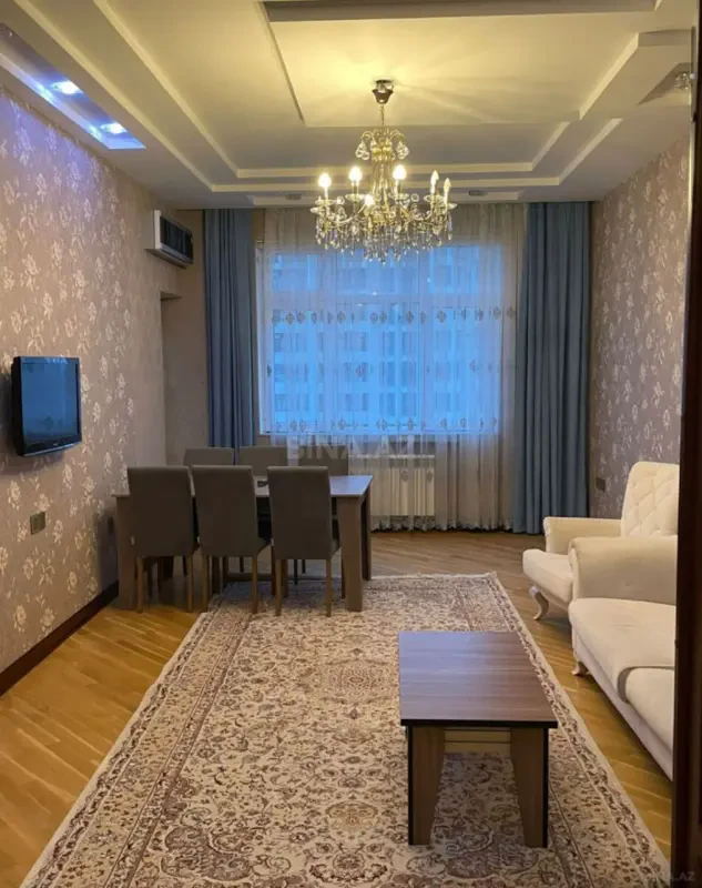 Kirayə verilir 3 otaqlı mənzil 130 m²