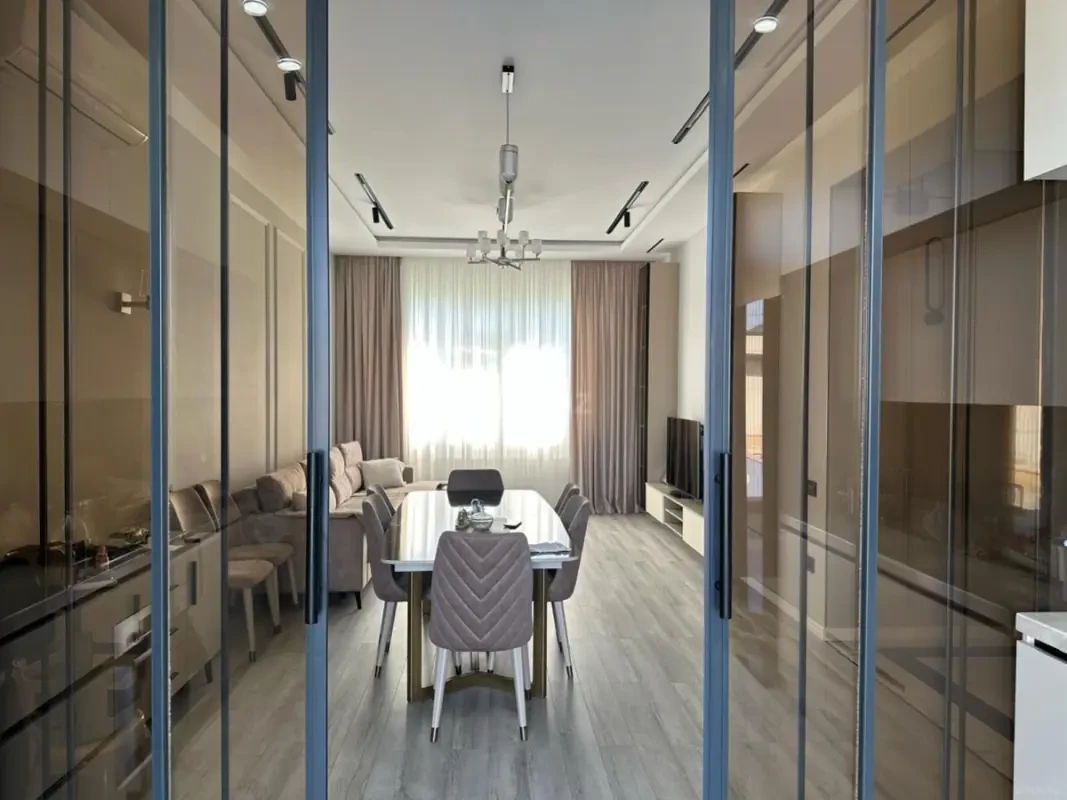 Satılır 5 otaqlı həyət evi 200 m²
