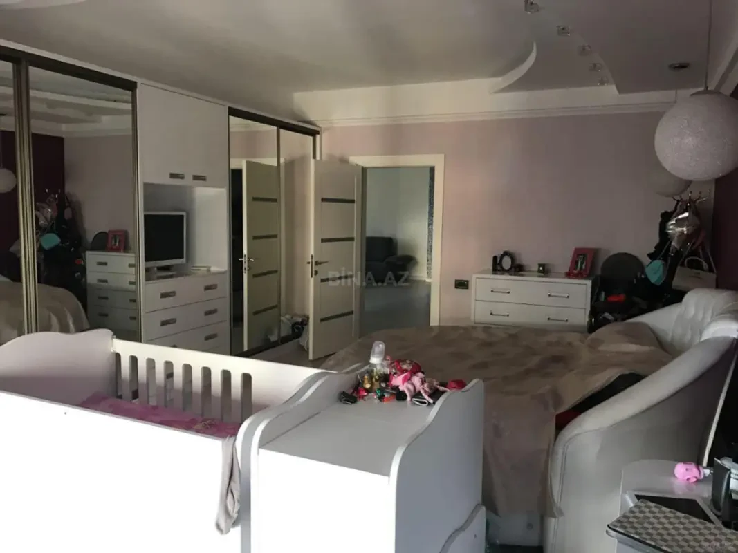 Satılır 2 otaqlı mənzil 85 m²