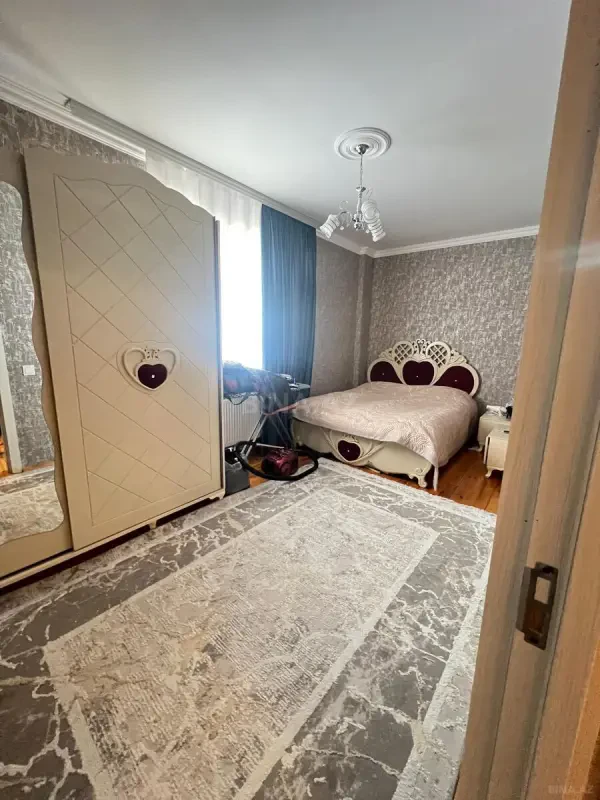 Kirayə verilir 2 otaqlı mənzil 78 m²