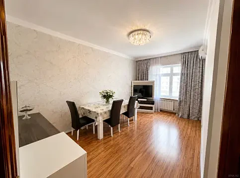 Satılır 4 otaqlı mənzil 100 m² — Bakı, Həzi Aslanov qəs. 4 otaq 100.00 m²