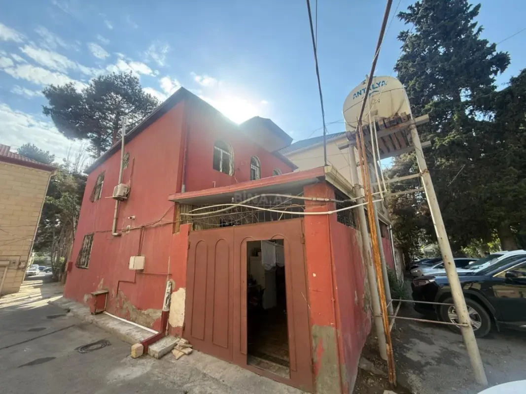 Satılır 4 otaqlı həyət evi 210 m²