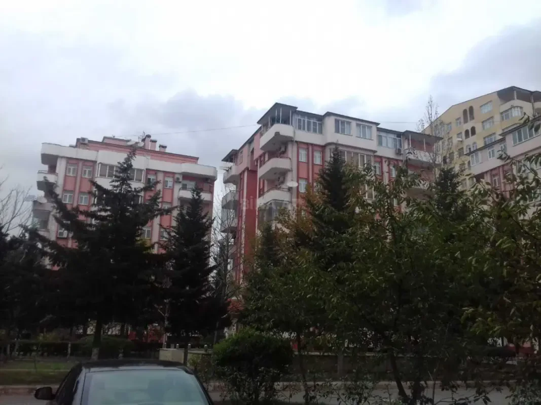 Kirayə verilir 3 otaqlı mənzil 155 m²