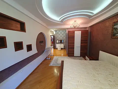 Kirayə verilir 3 otaqlı mənzil 130 m² — Bakı 3 otaq 130.00 m²