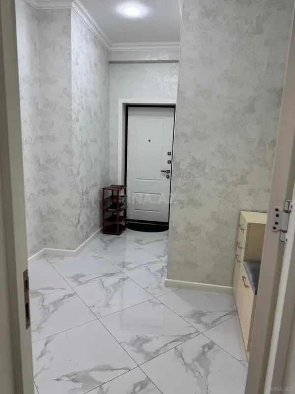 Kirayə verilir 2 otaqlı mənzil 75 m²