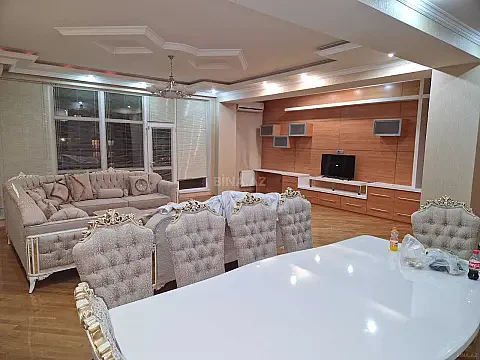 Kirayə verilir 4 otaqlı mənzil 240 m² — Bakı 4 otaq 240.00 m²