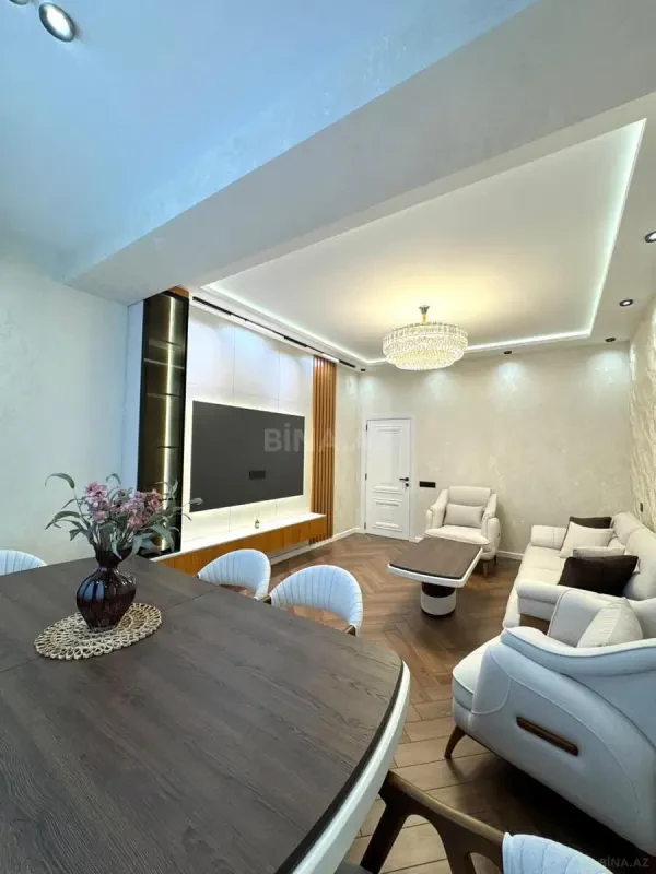 Satılır 3 otaqlı mənzil 105 m²