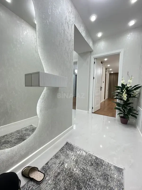 Satılır 2 otaqlı mənzil 61 m²