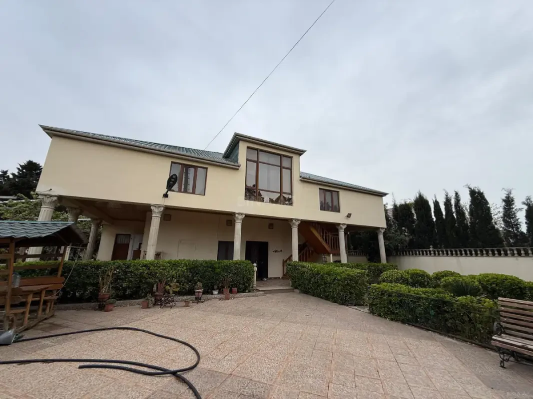 Kirayə verilir 7 otaqlı həyət evi 200 m²