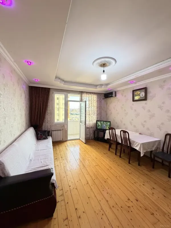 Satılır 2 otaqlı mənzil 58 m²