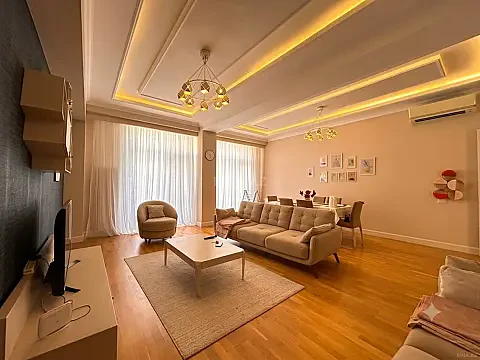 Kirayə verilir 3 otaqlı mənzil 132 m² — Bakı 3 otaq 132.00 m²