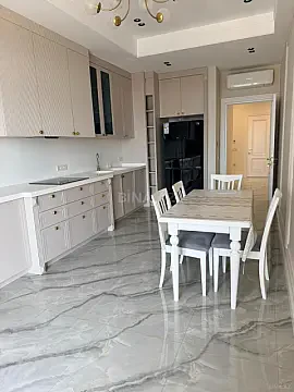 Kirayə verilir 4 otaqlı mənzil 140 m² — Bakı 4 otaq 140.00 m²