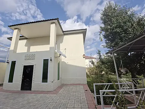 Kirayə verilir 5 otaqlı həyət evi 300 m² — Qəbələ 5 otaq 300.00 m²