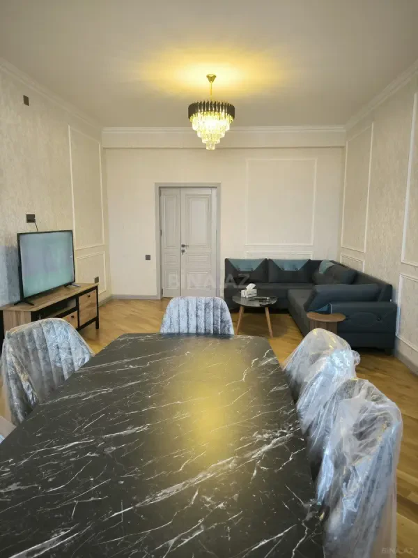 Kirayə verilir 3 otaqlı mənzil 162 m²