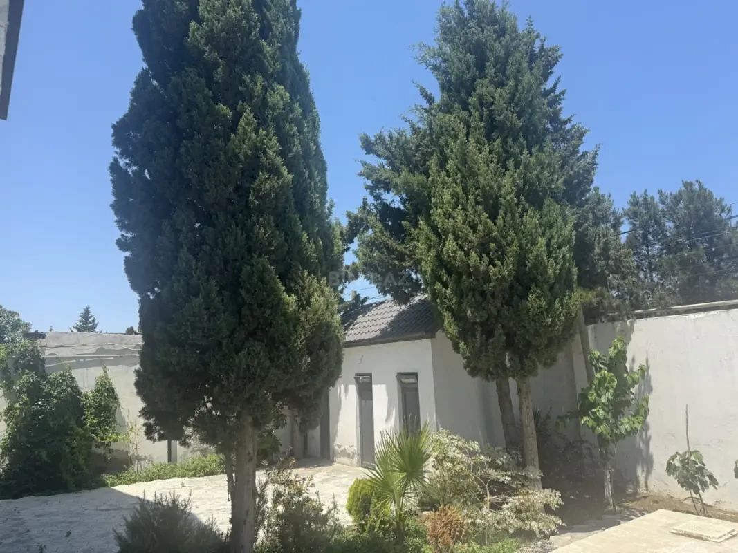 Satılır 7 otaqlı həyət evi 408 m²