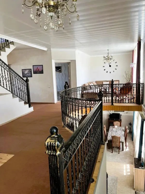 Satılır 6 otaqlı həyət evi 270 m²