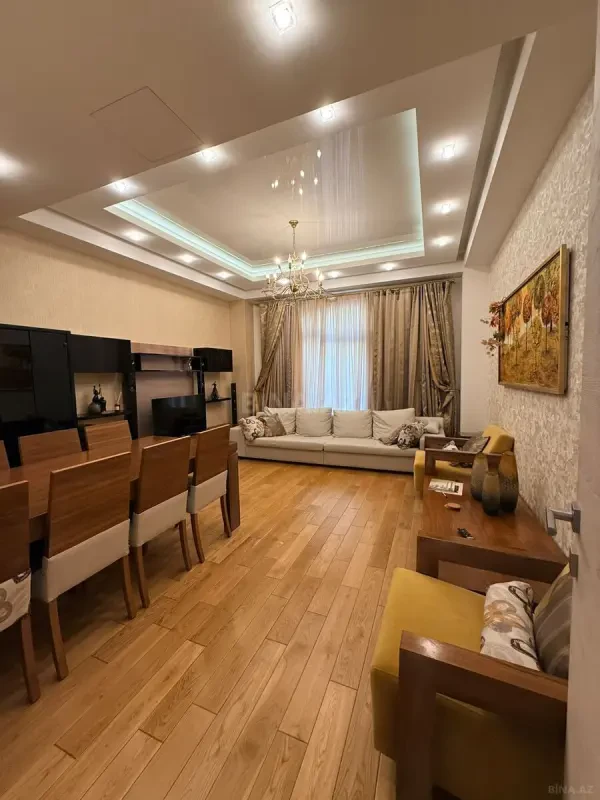 Kirayə verilir 4 otaqlı mənzil 145 m²