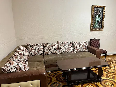 Kirayə verilir 2 otaqlı mənzil 75 m² — Bakı 2 otaq 75.00 m²
