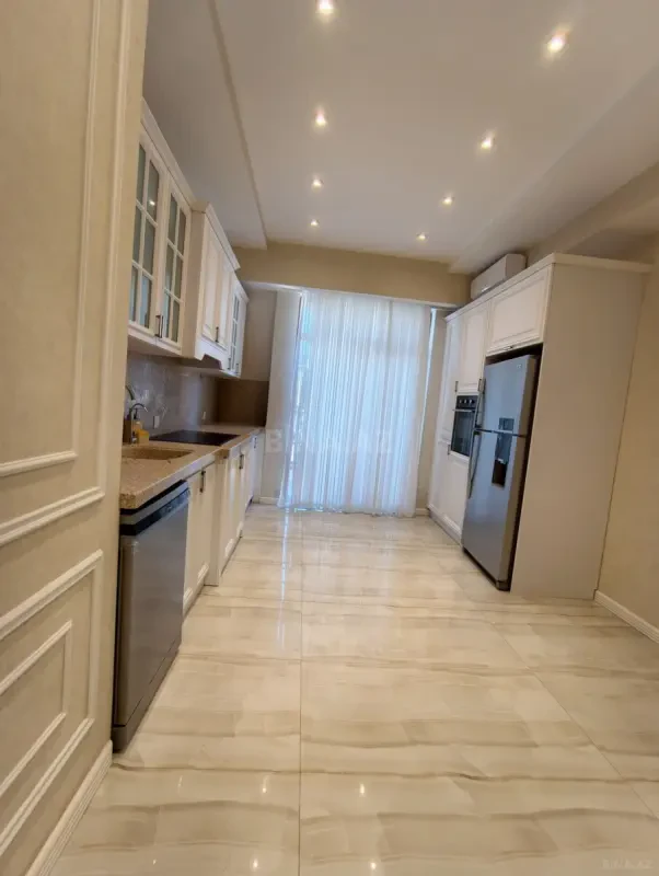 Kirayə verilir 5 otaqlı ofis 228 m²