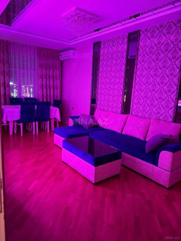 Kirayə verilir 2 otaqlı mənzil 77 m²