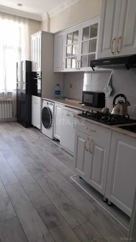 Kirayə verilir 2 otaqlı mənzil 75 m²