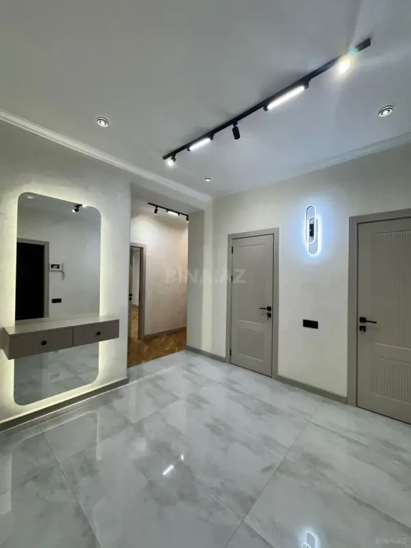 Satılır 3 otaqlı mənzil 95 m²