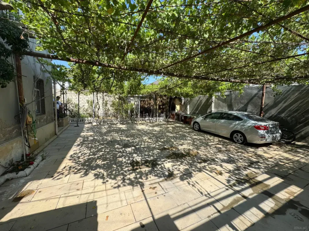 Satılır 7 otaqlı həyət evi 220 m²