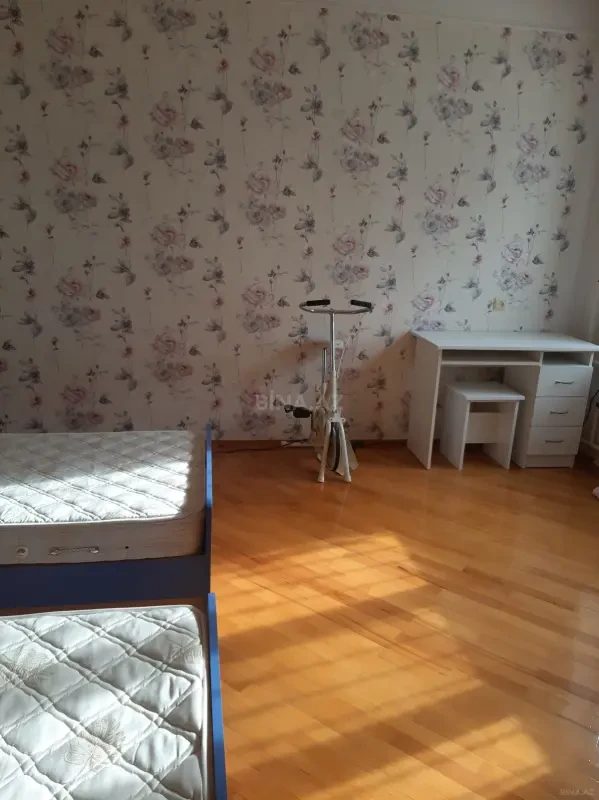 Satılır 4 otaqlı mənzil 125 m²