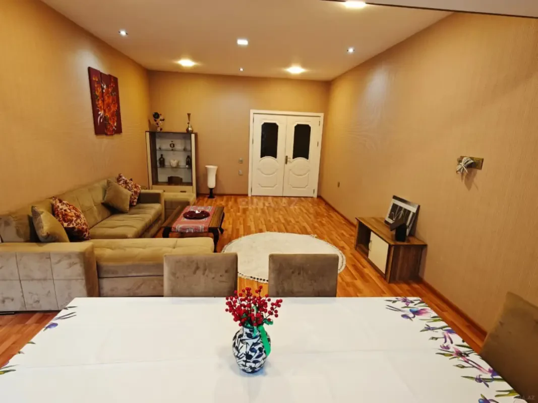 Satılır 3 otaqlı mənzil 115 m²