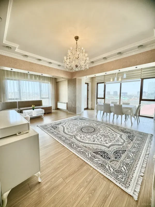 Kirayə verilir 4 otaqlı mənzil 185 m²