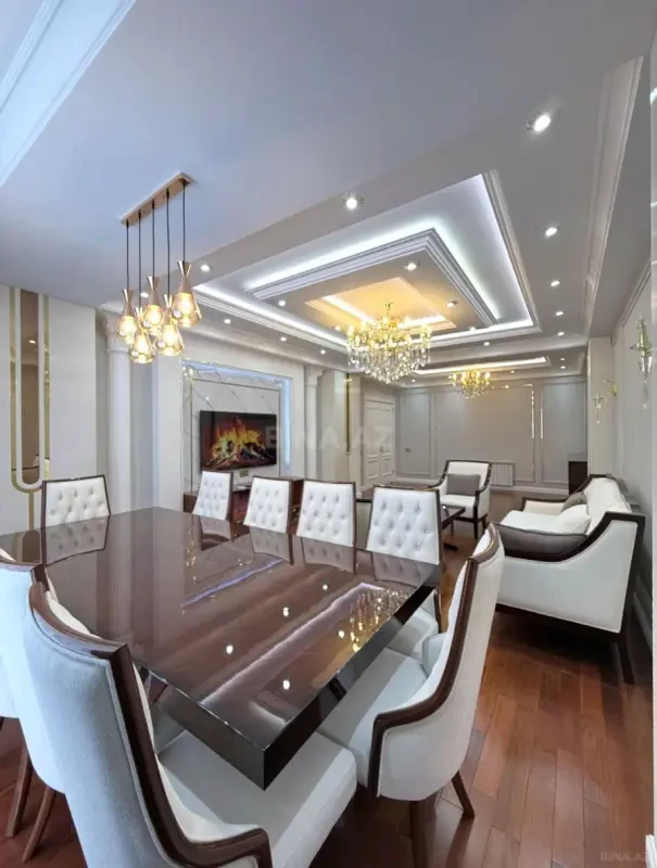 Satılır 4 otaqlı mənzil 174 m²