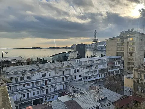 Kirayə verilir 2 otaqlı mənzil 70 m² — Bakı, Sahil qəs. 2 otaq 70.00 m²