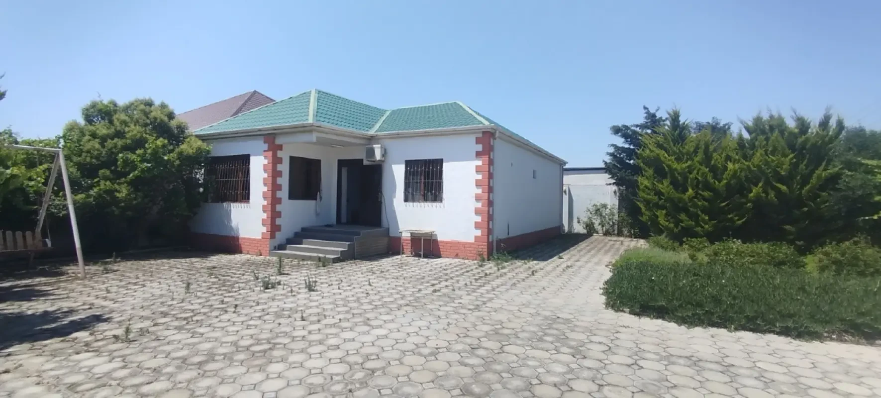 Satılır 4 otaqlı həyət evi 135 m²