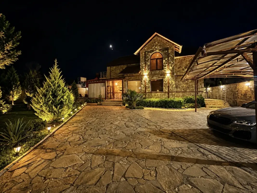 Kirayə verilir 5 otaqlı həyət evi 200 m²
