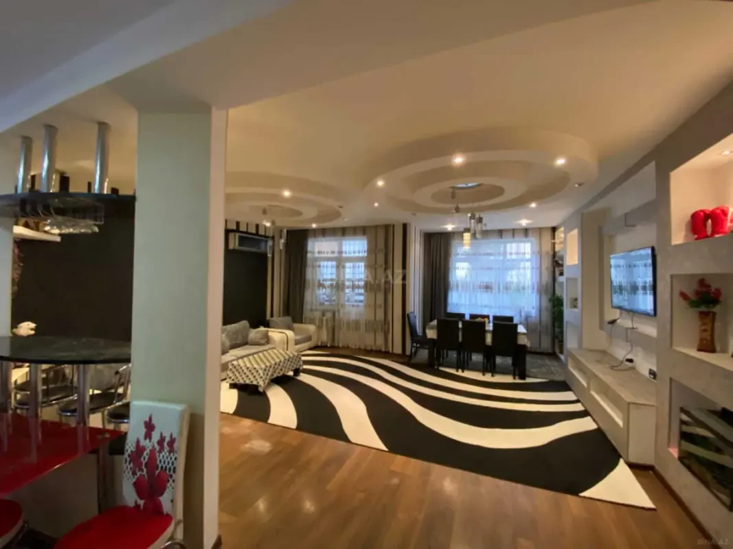Kirayə verilir 3 otaqlı mənzil 130 m²