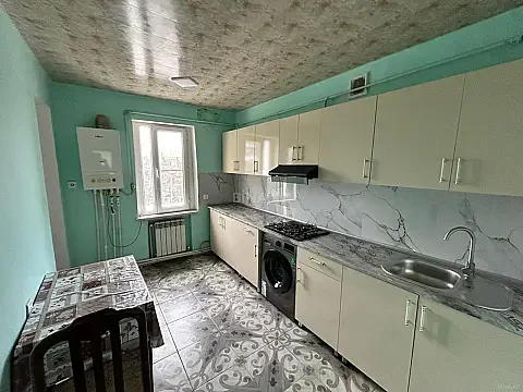 Kirayə verilir 3 otaqlı mənzil 70 m² — Bakı, 8-ci mikrorayon 3 otaq 70.00 m²