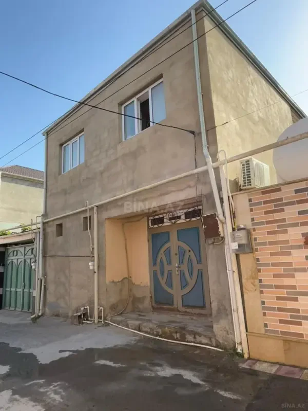 Satılır 7 otaqlı həyət evi 195 m²